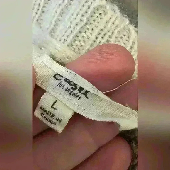 Easel Cheetah Crewneck Sweater - Picture 4 of 6